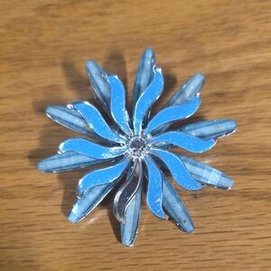 3 Items For $15 JKC Blue and Silver Flower Clip Pendant